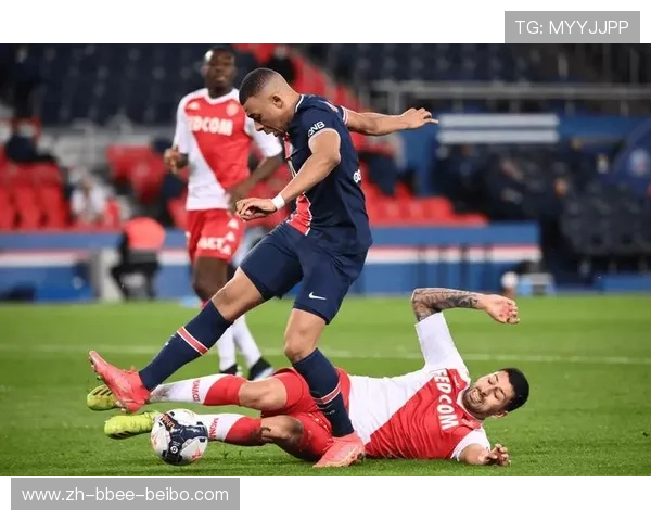 足球比赛中的组织进攻与防守反击